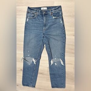 Abercrombie & Fitch Distressed 90’s Straight Ultra High Rise